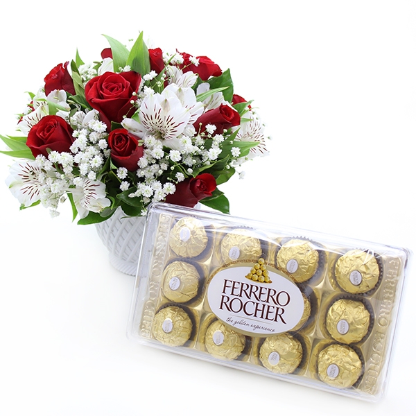Rosas Vermelhas com Astromélias Brancas Com Ferrero Rocher