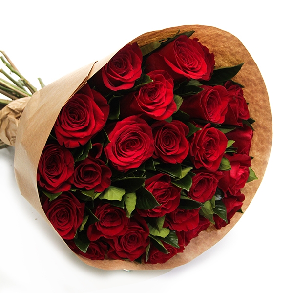 Buque Com 18 Rosas Colombianas No Papel Kraft